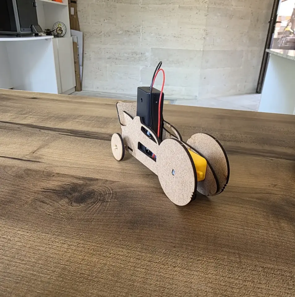 Çift Çeker Motorlu Araba (Yarış Arabası)