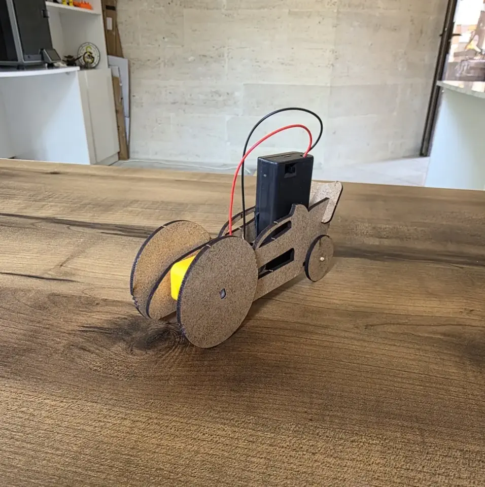 Çift Çeker Motorlu Araba (Yarış Arabası)